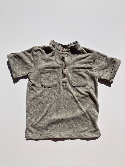 GREY DYLAN TEE