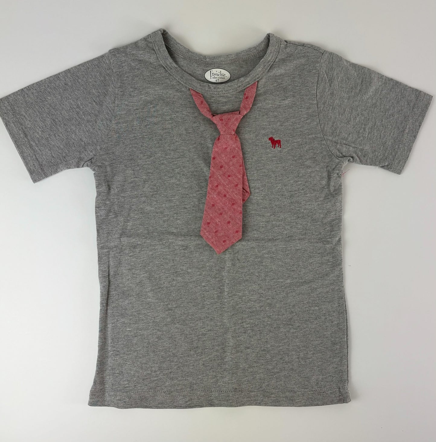 GREY GAVIN TEE WITH RED TIE