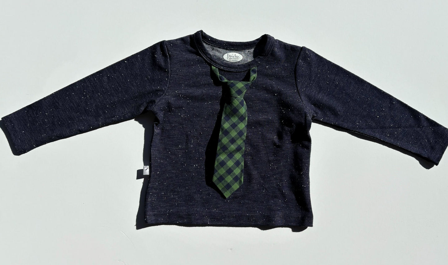 SPECKLED LONG SLEEVE WITH GREEN AND BLUE CHECK TIE