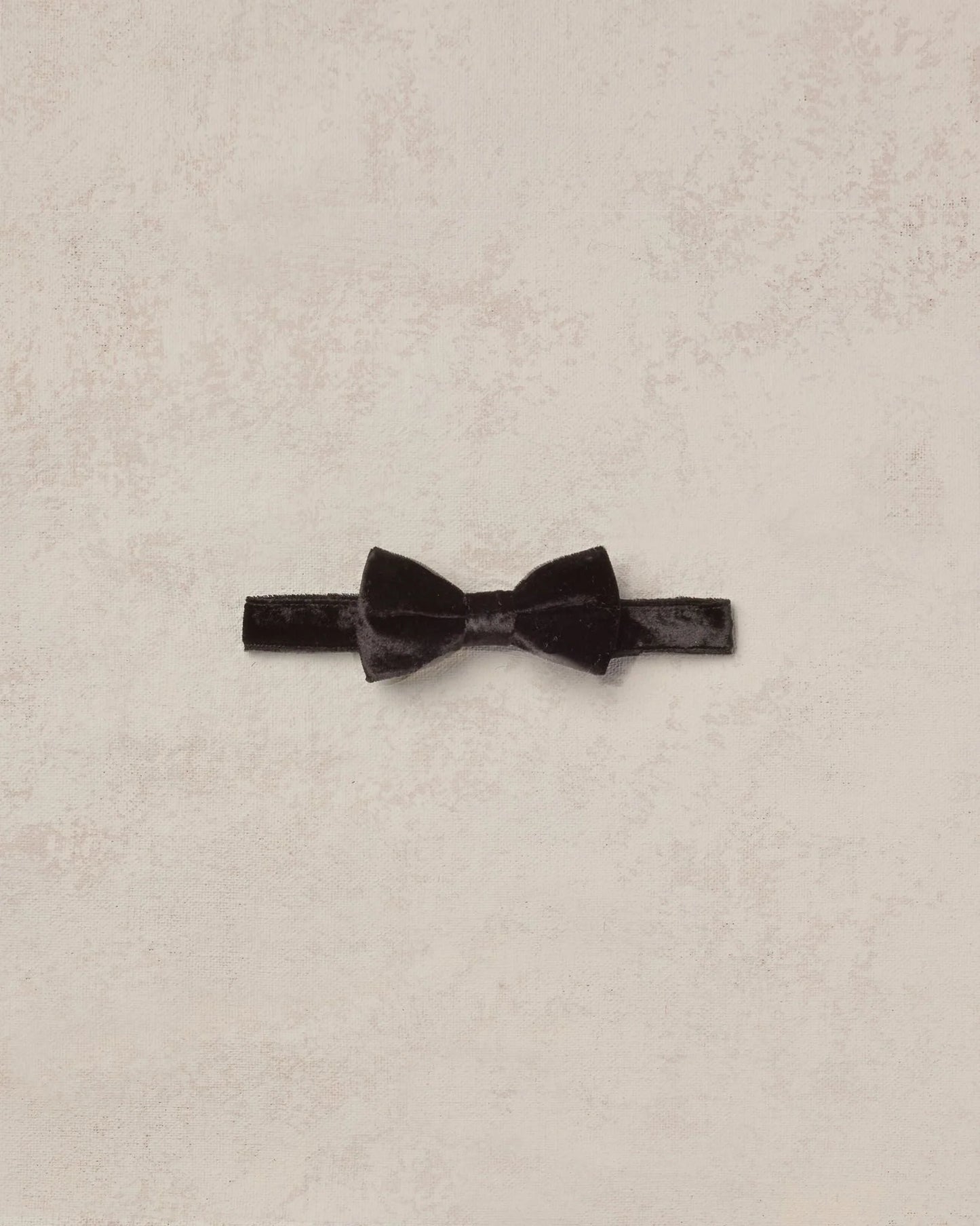 bow tie || black