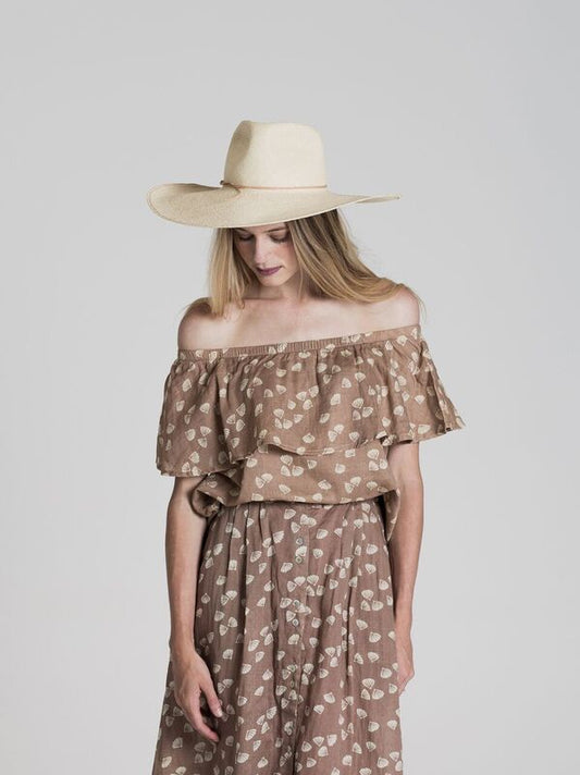 Seashell Off-The-Shoulder W